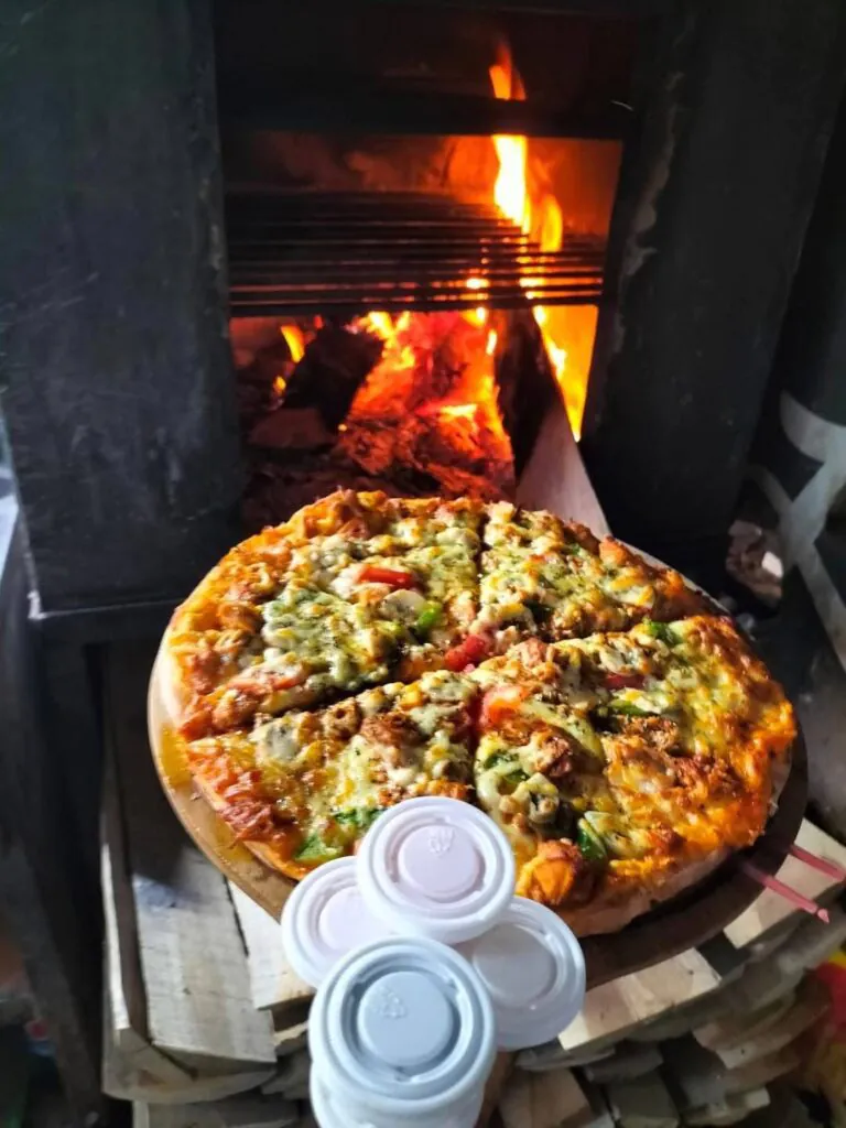 Live Pizza Place - cover 2